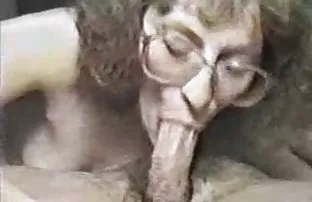 istemiyor, ama hemen işe koyuluyor!, türk liseli sex filmi Ülkedeki erkek arkadaşına geldiğinde,