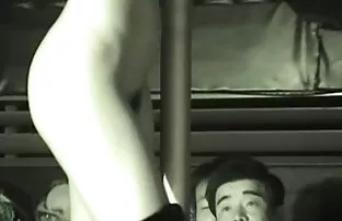genç kadın kendini daha türk seks filmi seyretmek istiyorum masturbasyon yapmak için mutfak masasına tırmandı,
