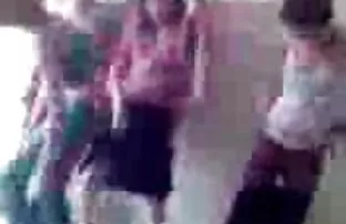 bir video indirmek için - oynatıcıdaki yerli türkçe seks filmi 'indir' düğmesine tıklayın,